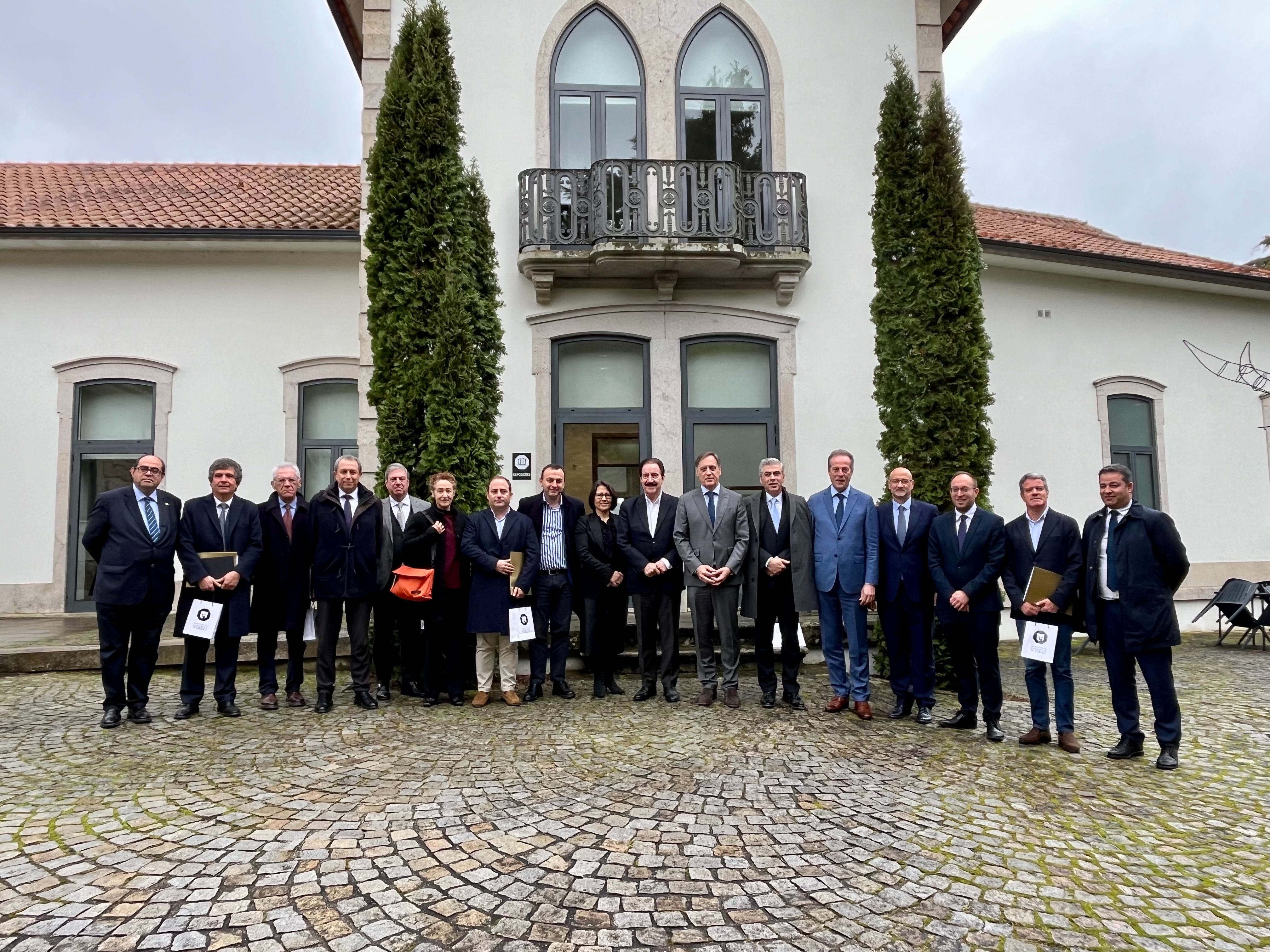 Los alcaldes de Portugal y España unen fuerzas para reclamar el Corredor Atlántico