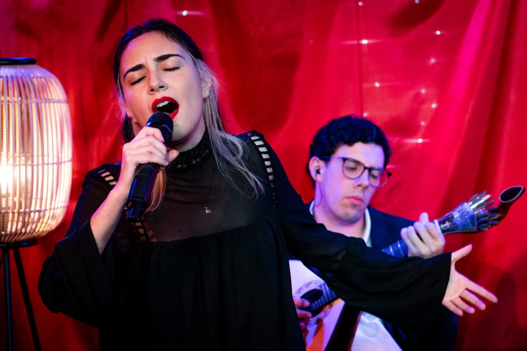  Mara Pedro e Sílvia Mitev juntas em noite de Fado