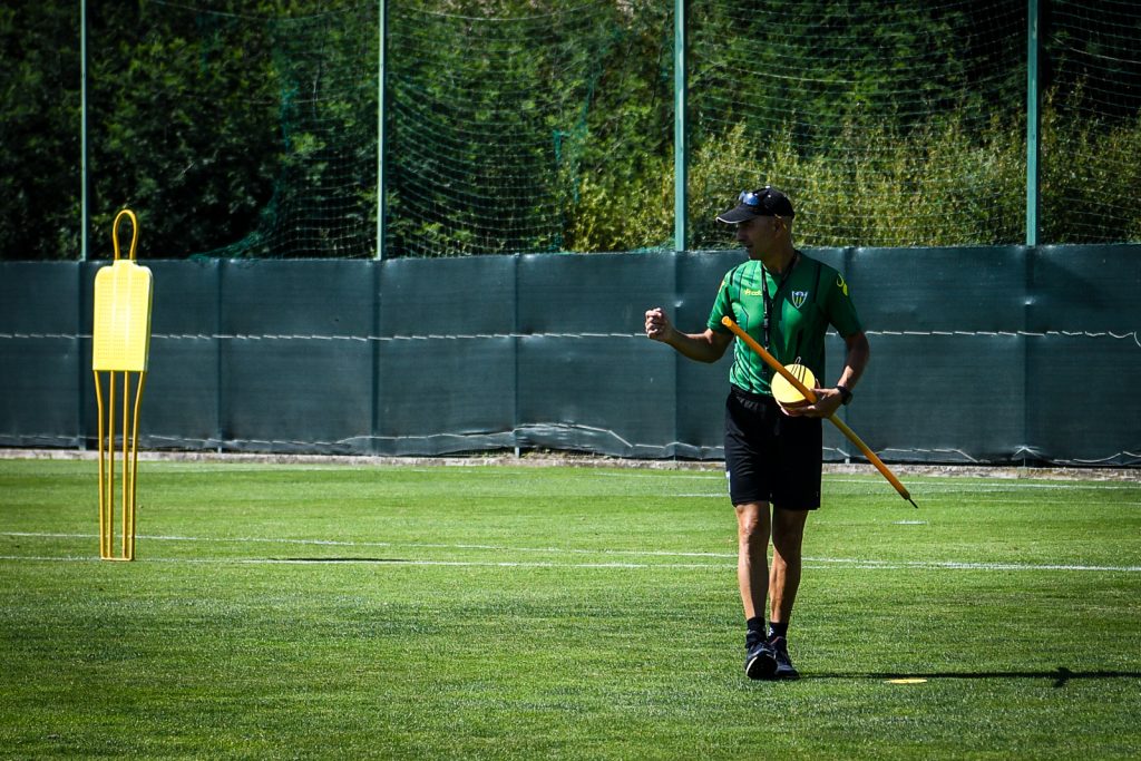  Pako Ayestarán fora do Tondela