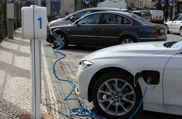  PSD contesta exclusão dos carros elétricos nas novas portagens para as ex-SCUT