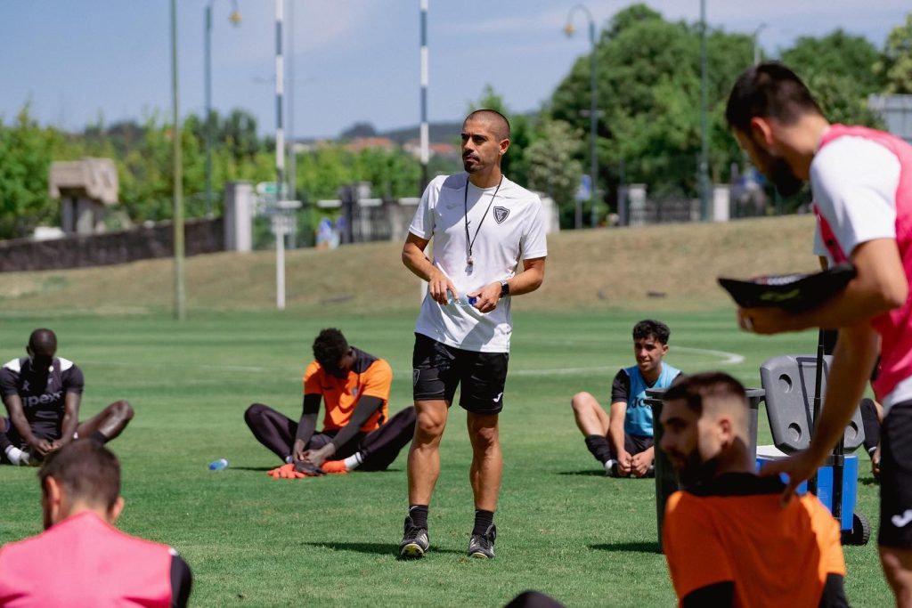  Académico reforça-se bem, Tondela arrisca no treinador, defende Carlos Agostinho