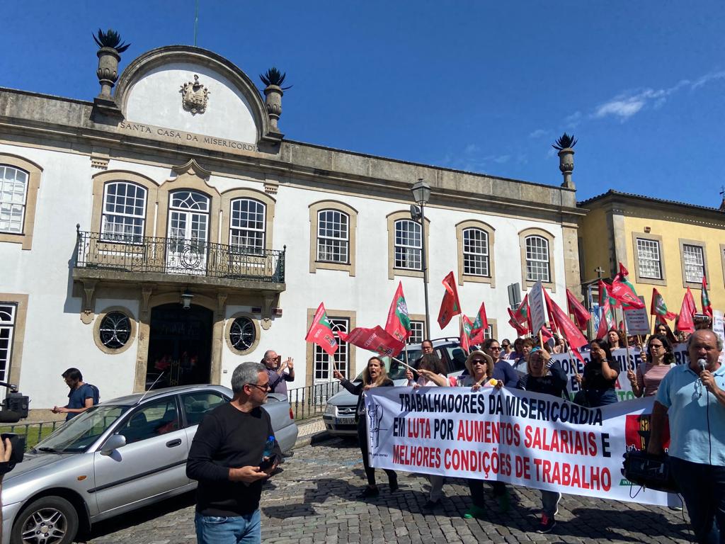  Funcionários da Misericórdia de Viseu em protesto para exigir pagamento de diuturnidades