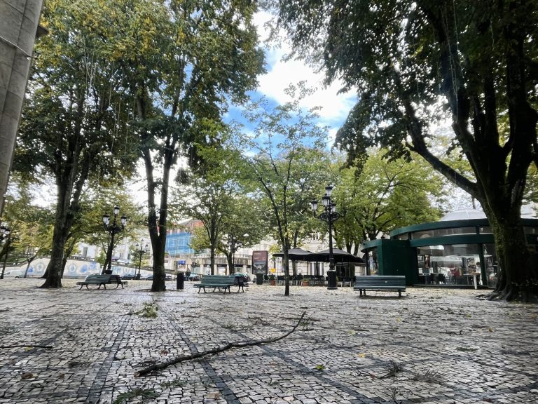 rossio chuva nuvens viseu