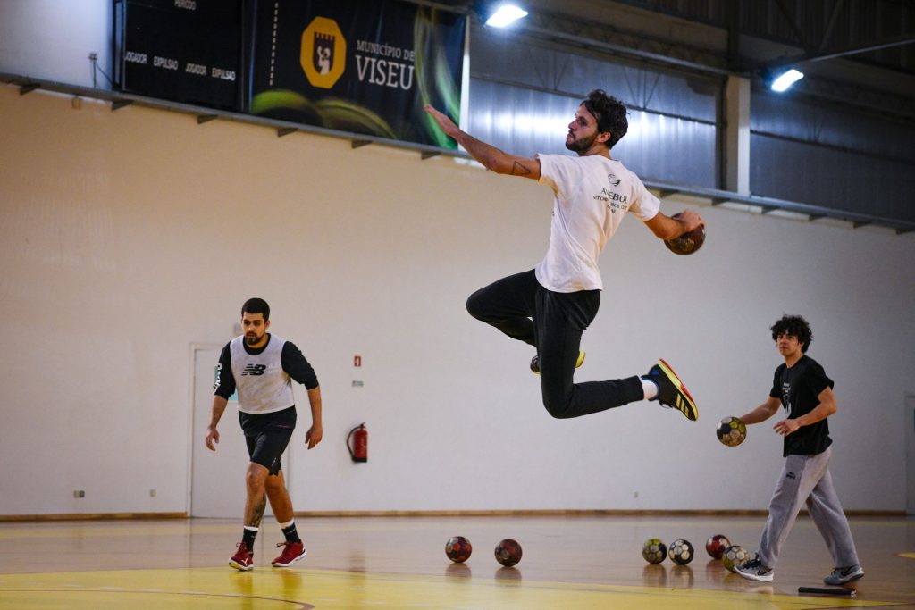  Andebol: Académico vence, continua líder e vê Primeira Divisão mais perto