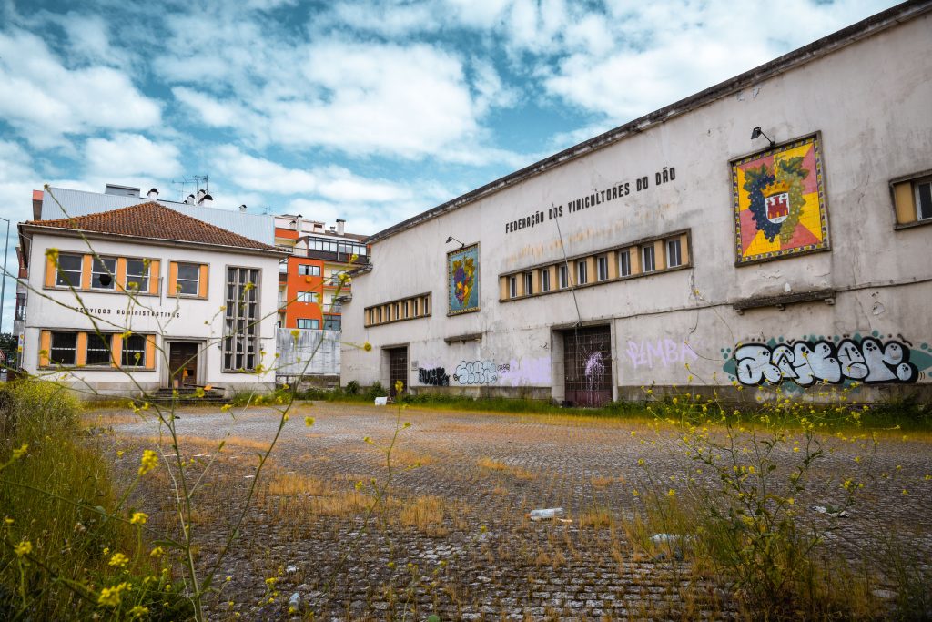  Edifício abandonado em Viseu continua à espera de ser Cidade do Vinho