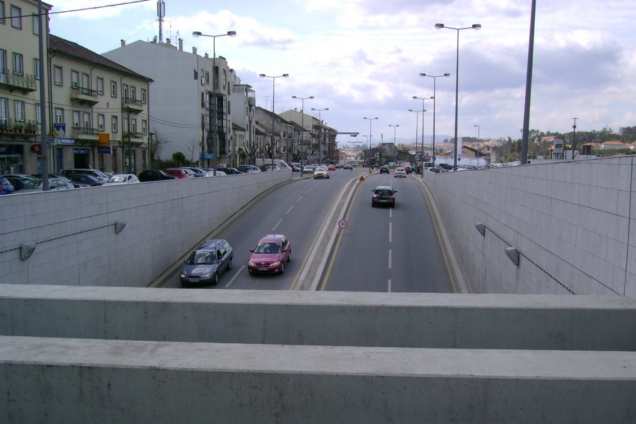  Túnel de Viriato em Viseu cortado ao trânsito à noite