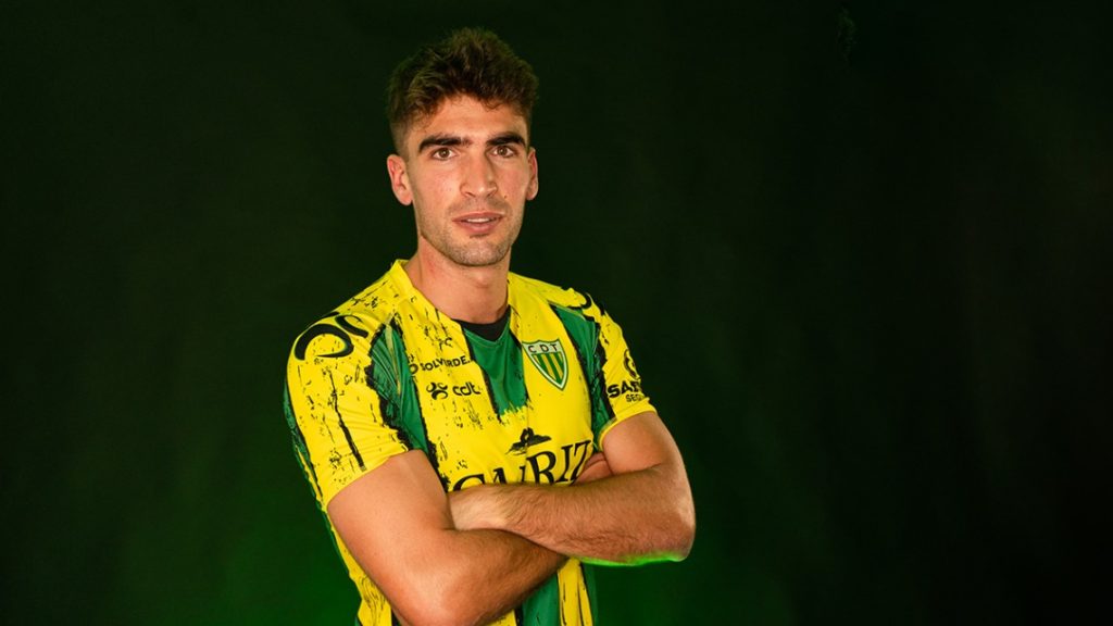  Médio espanhol Iker Undabarrena assina pelo CD Tondela até 2023