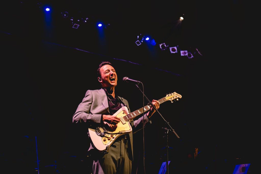  Samuel Úria e Ana Bacalhau em concerto solidário na ACERT, em Tondela