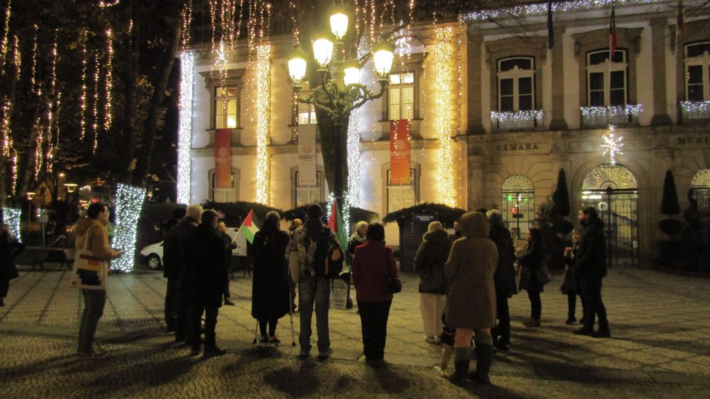  Viseu: vigília pela Palestina juntou cerca de duas dezenas de pessoas no Rossio