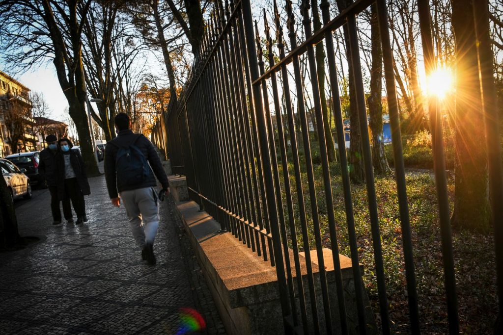  Tempo: sol na região mas temperaturas baixam no feriado do 1 de maio