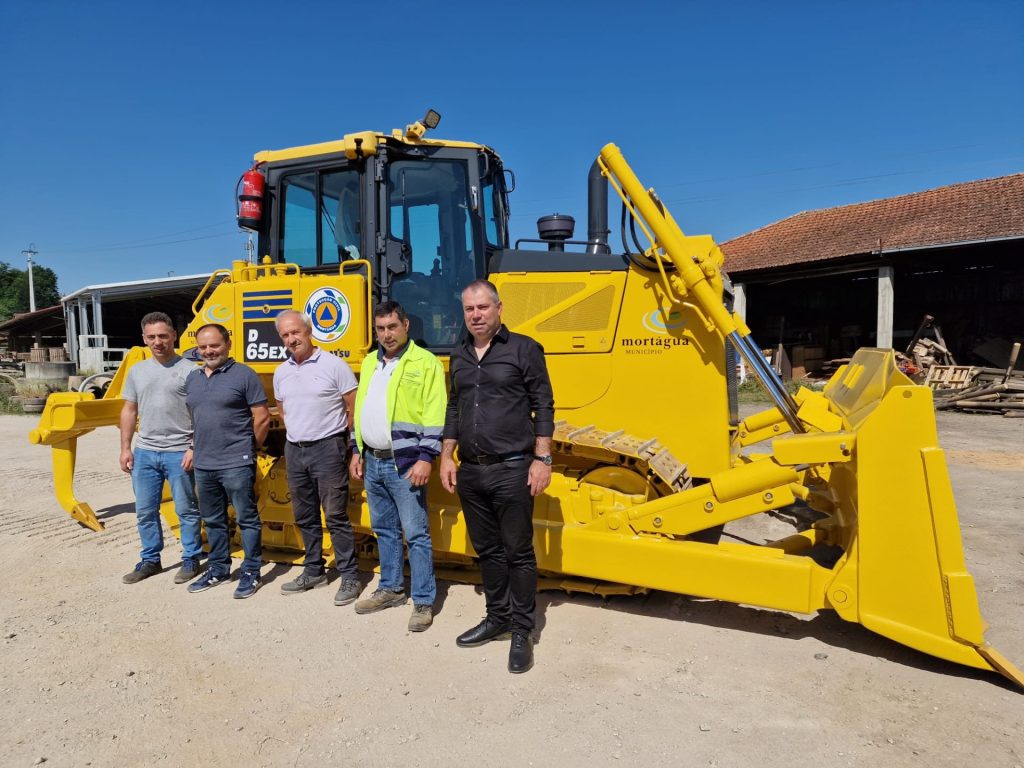  Câmara de Mortágua compra novo 'bulldozer' para florestas e estradas