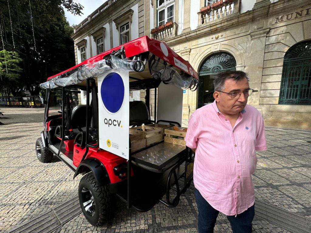  APCV usa 'tuk-tuk' para entregar cabazes de produtos agrícolas em Viseu