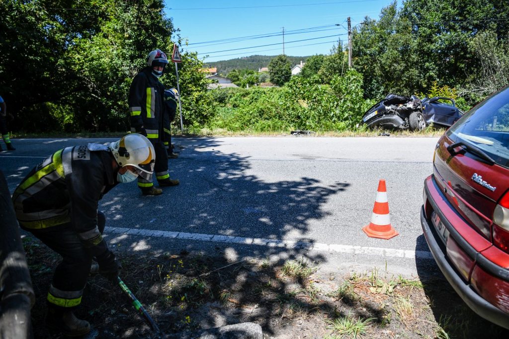  Quatro feridos numa colisão em Travanca de Bodiosa