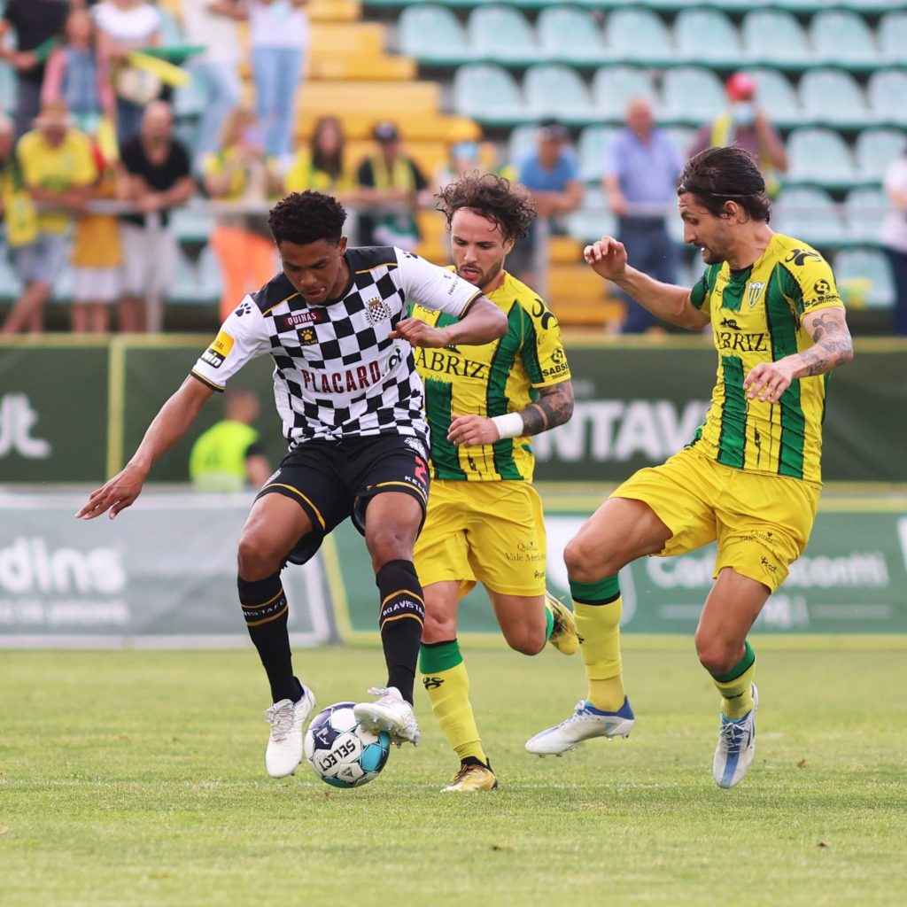  CD Tondela desce de divisão