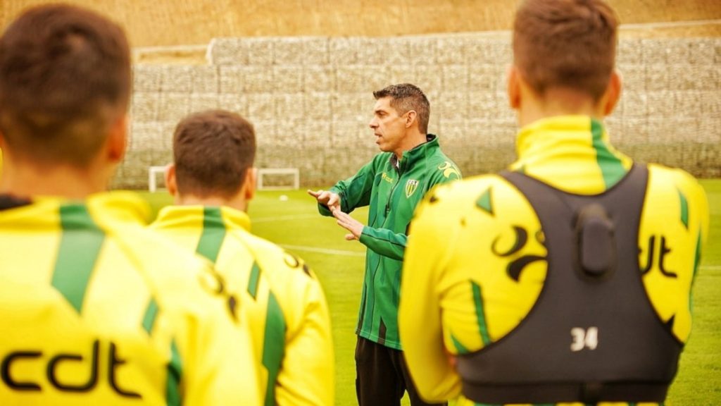  Agora é oficial. NunoCampos é o novo treinador do Tondela