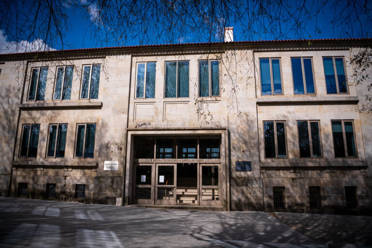 escola emídio navarro viseu