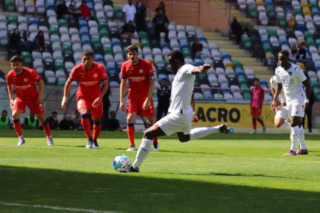  Académico de Viseu vence Trofense em jogo de 'aflitos' e sai dos postos de descida