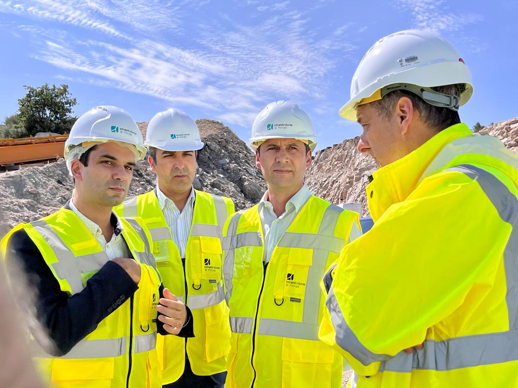  Linha da Beira Alta reabre em novembro. Carris começam a ser instalados este mês