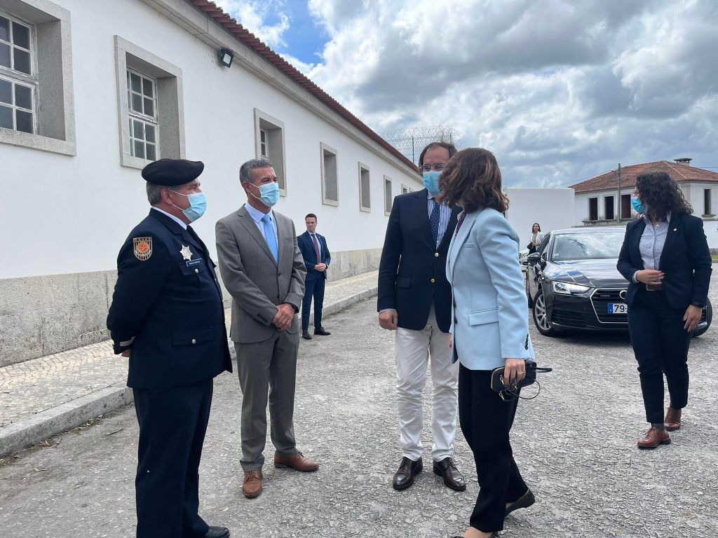  Obras na cadeia do Campo são para continuar, garante ministra da Justiça