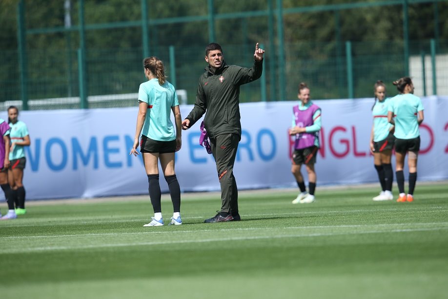  Futebol feminino: Seleção nacional com jogo decisivo este domingo