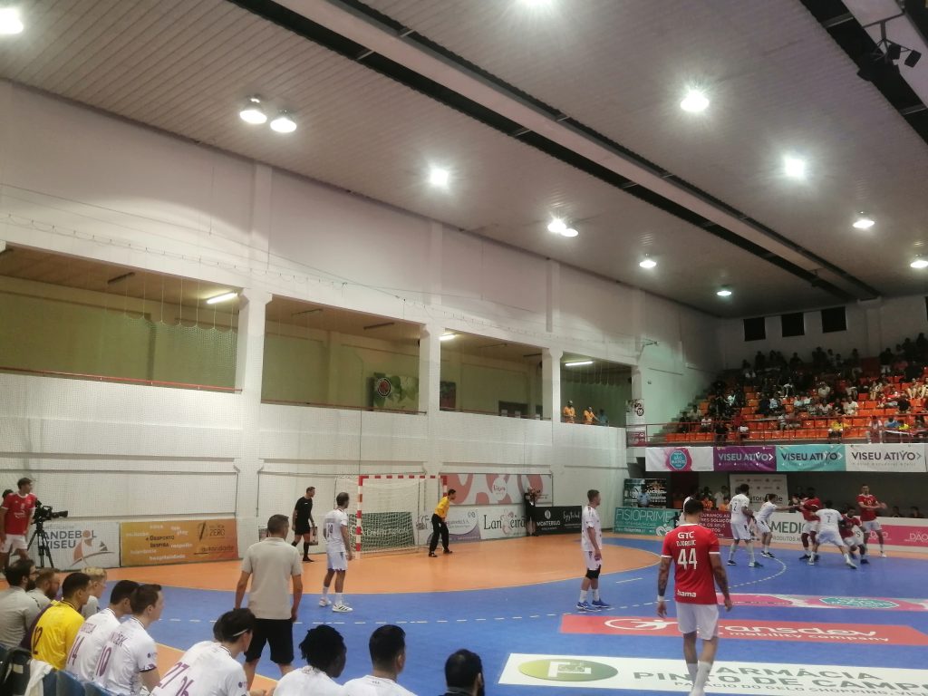  Torneio Andebol Viseu. Benfica perde e FC Porto empata. Académico pode vencer troféu