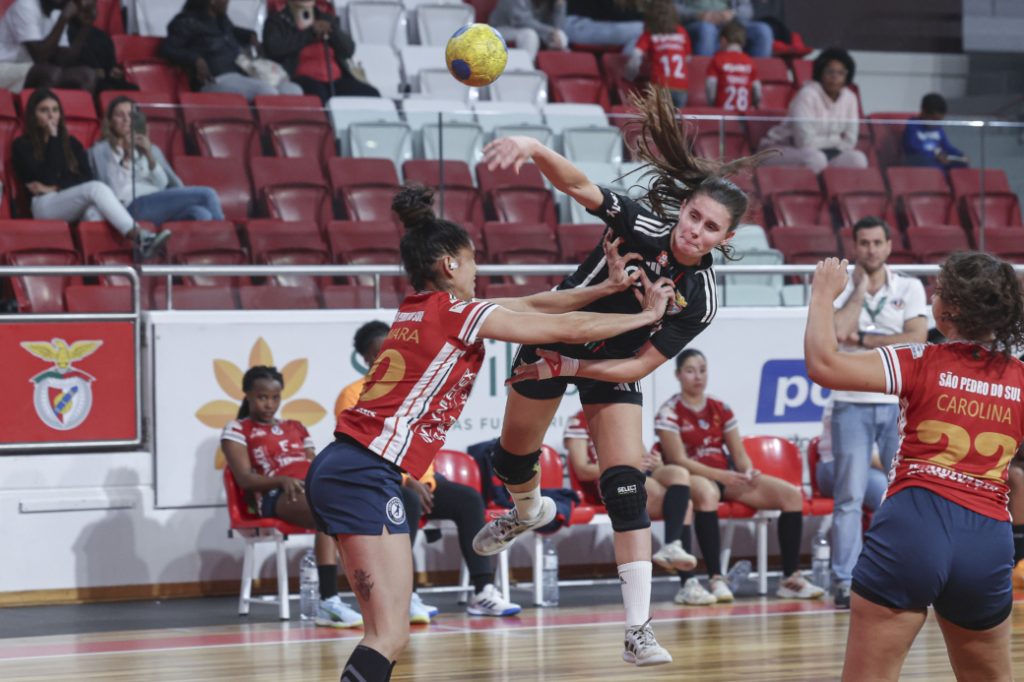  Andebol feminino: Academia derrotada pelo Benfica na Luz