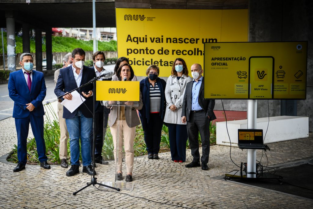  Aplicação ajuda a saber se há estacionamento livre e onde andam os autocarros