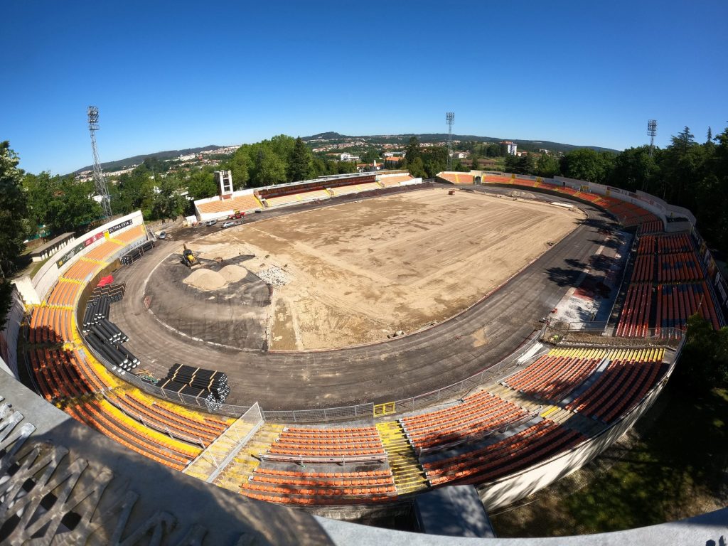  Viseu homenageia Carlos Lopes com nome de pista de atletismo