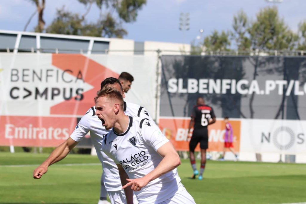  Académico de Viseu ganha 'balão de oxigénio' ao bater Benfica B desfalcado