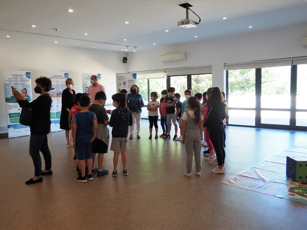  Crianças de Tondela visitam exposição dedicada aos seus direitos