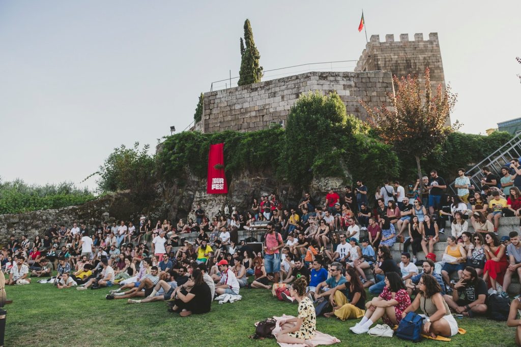  Com uma programação emergente, ZigurFest acontece até 27 de julho, em Lamego