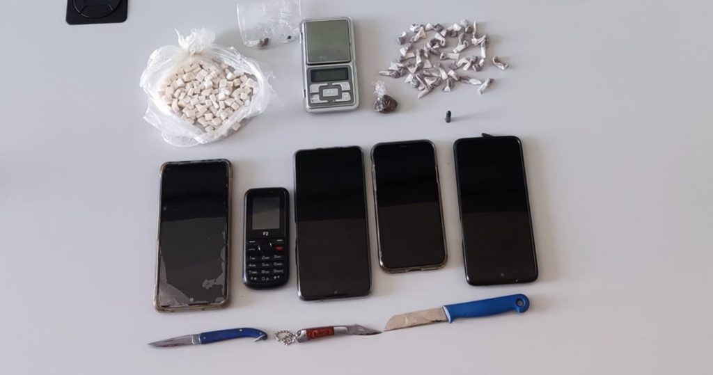  Jovem apanhado com mais de 300 doses de cocaína, heroína e haxixe