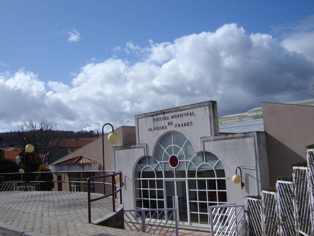  Trânsito condicionado junto às piscinas de Oliveira de Frades