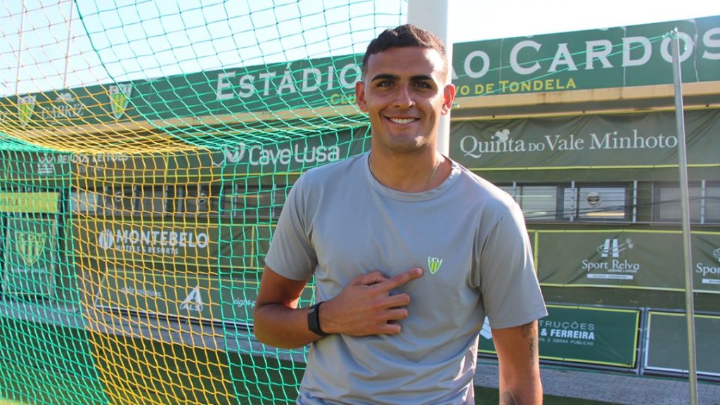  Guarda-redes Bernardo Fontes assina pelo Tondela