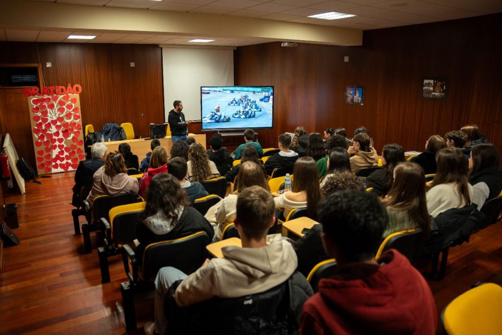  Jovens ouvem conselhos de empreendedores nas escolas de Dão Lafões