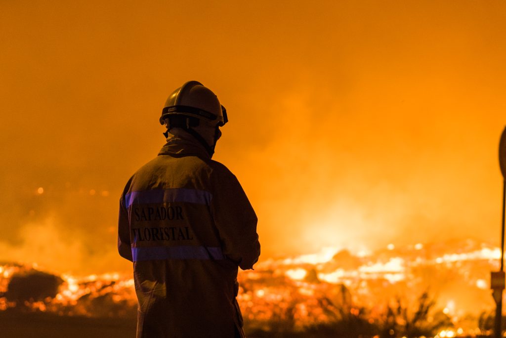  Incêndios: dezenas de pessoas retiradas de casas e levadas para IPSS's em Mangualde. Tropa reforça combate