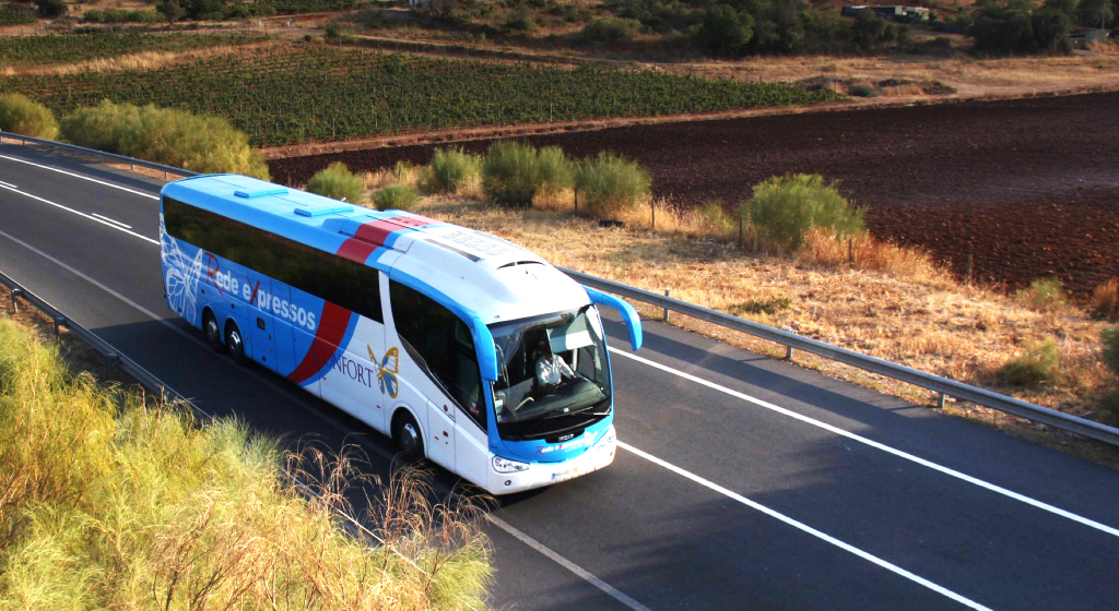  Incêndios obrigam à suspensão de viagens de autocarros