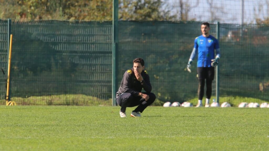  Treinador pede Tondela com atitude competitiva e coragem para ganhar ao Benfica B