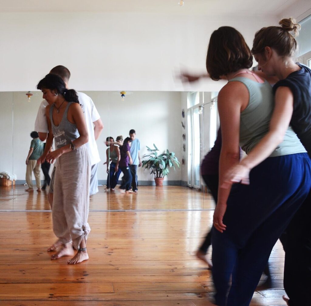  Dança de contacto e de improvisação no Lugar Presente, em Viseu