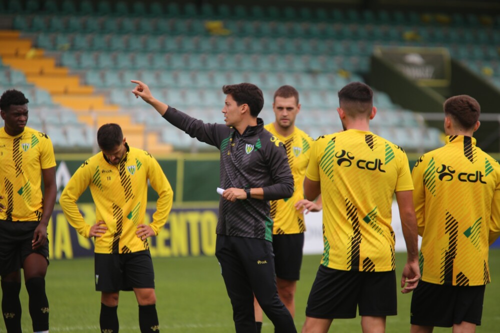  “Se acharmos que entrámos em modo ketchup, estamos mais perto de dar tiros nos pés”, sublinha treinador do Tondela