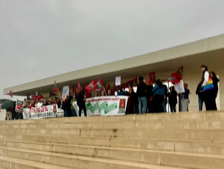 Trabalhadores manifestação Congresso AHRESP