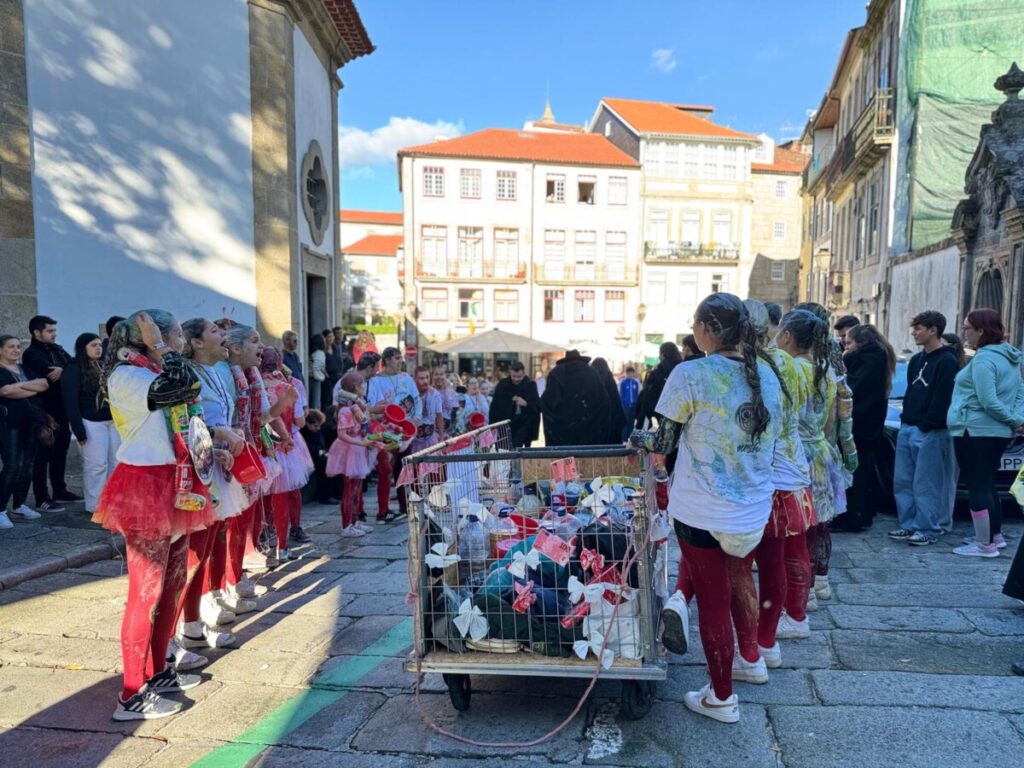  Uma Latada em Viseu de sol, barulho e "espírito uno"