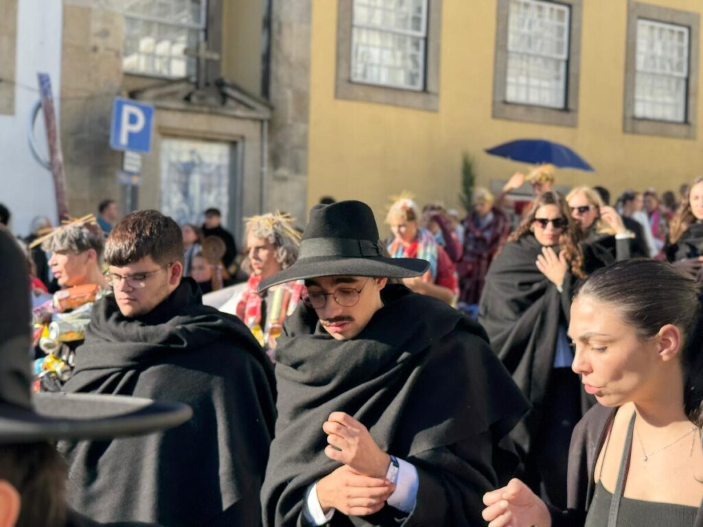  Uma Latada em Viseu de sol, barulho e "espírito uno"