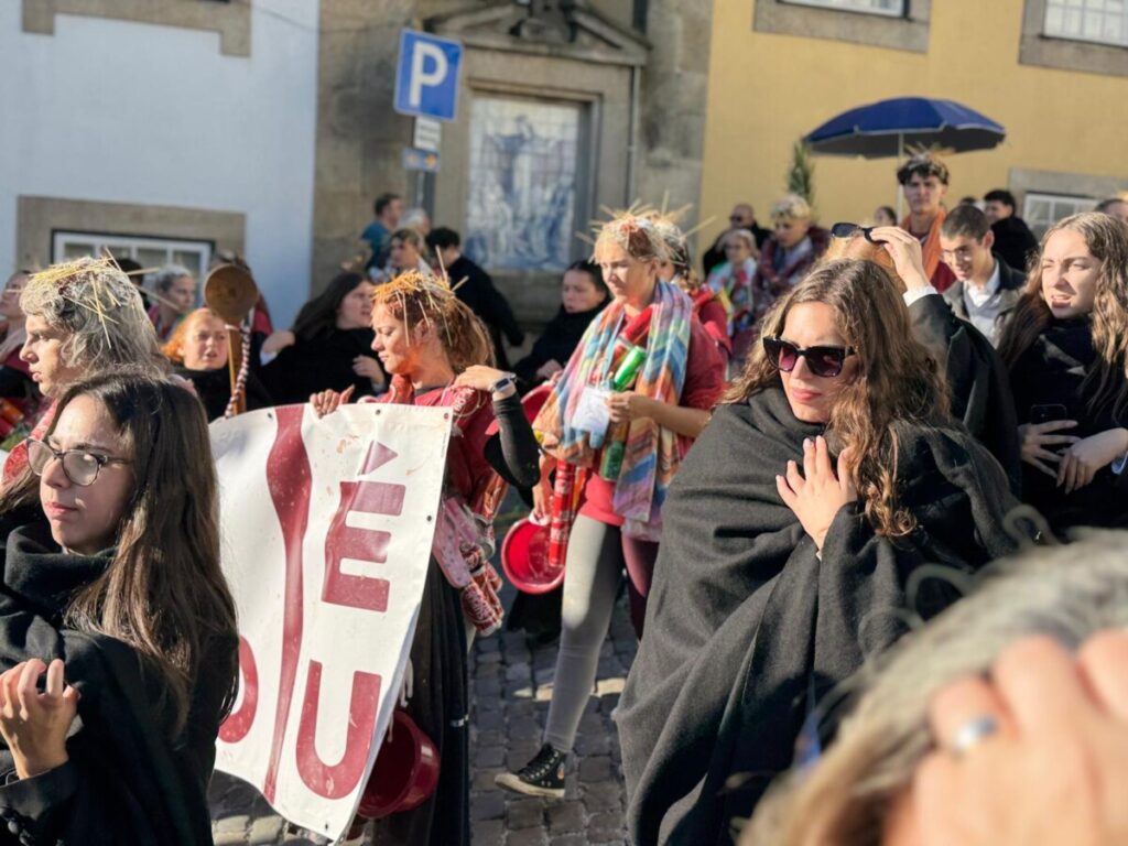  Uma Latada em Viseu de sol, barulho e "espírito uno"