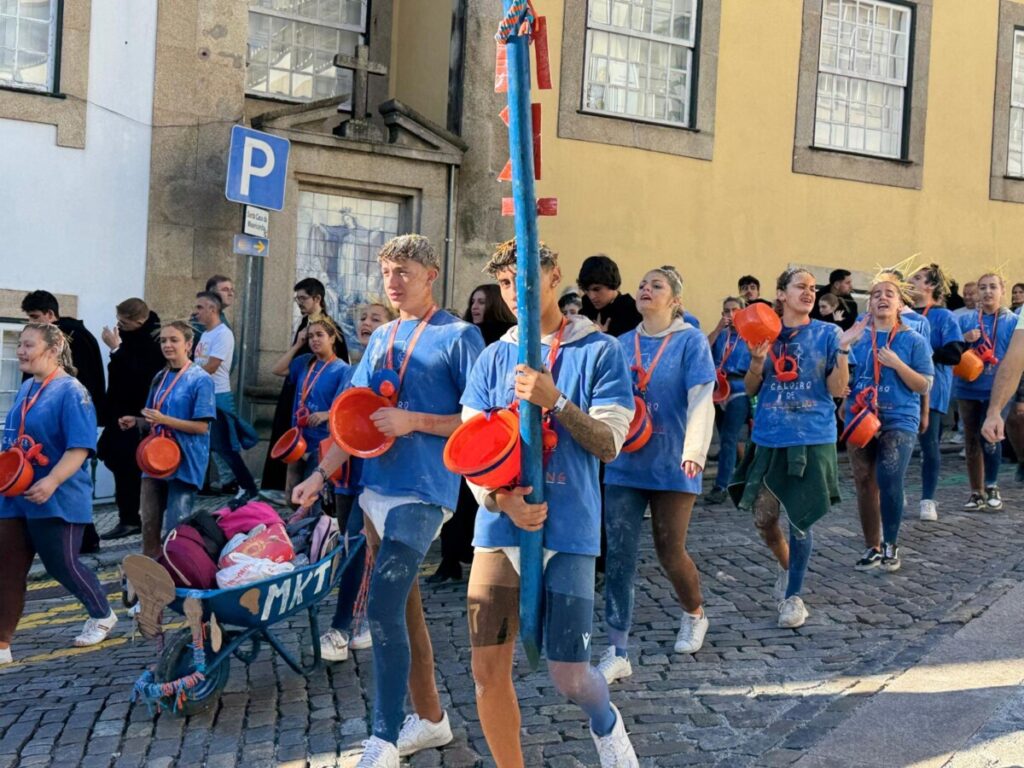  Uma Latada em Viseu de sol, barulho e "espírito uno"