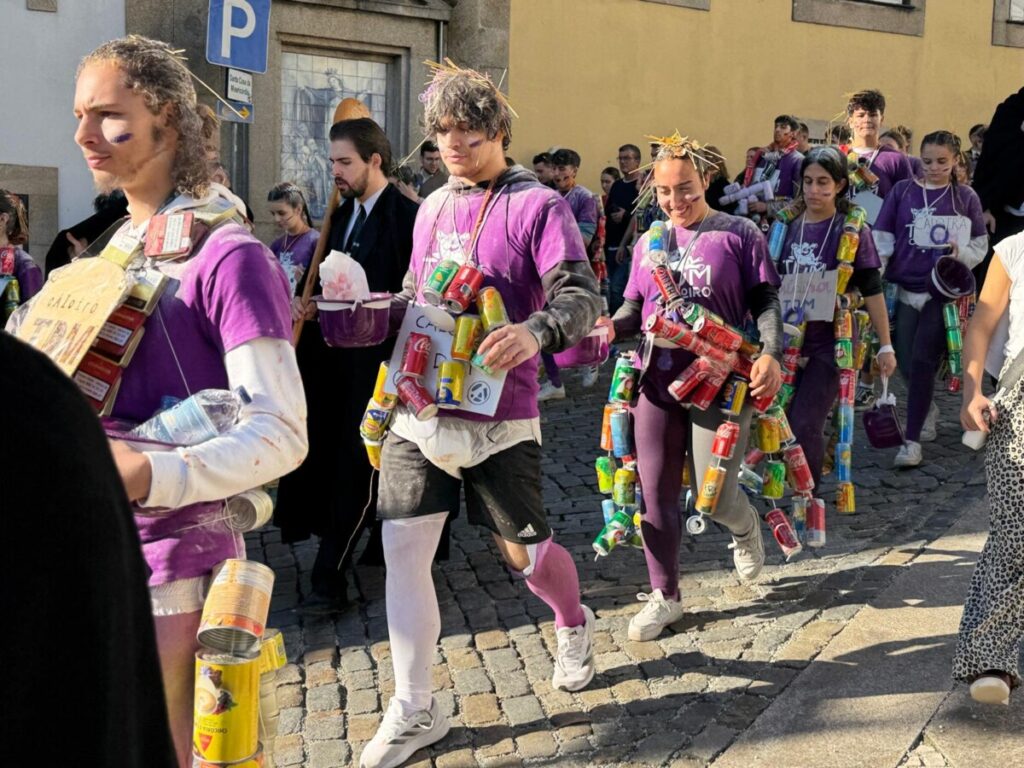  Uma Latada em Viseu de sol, barulho e "espírito uno"