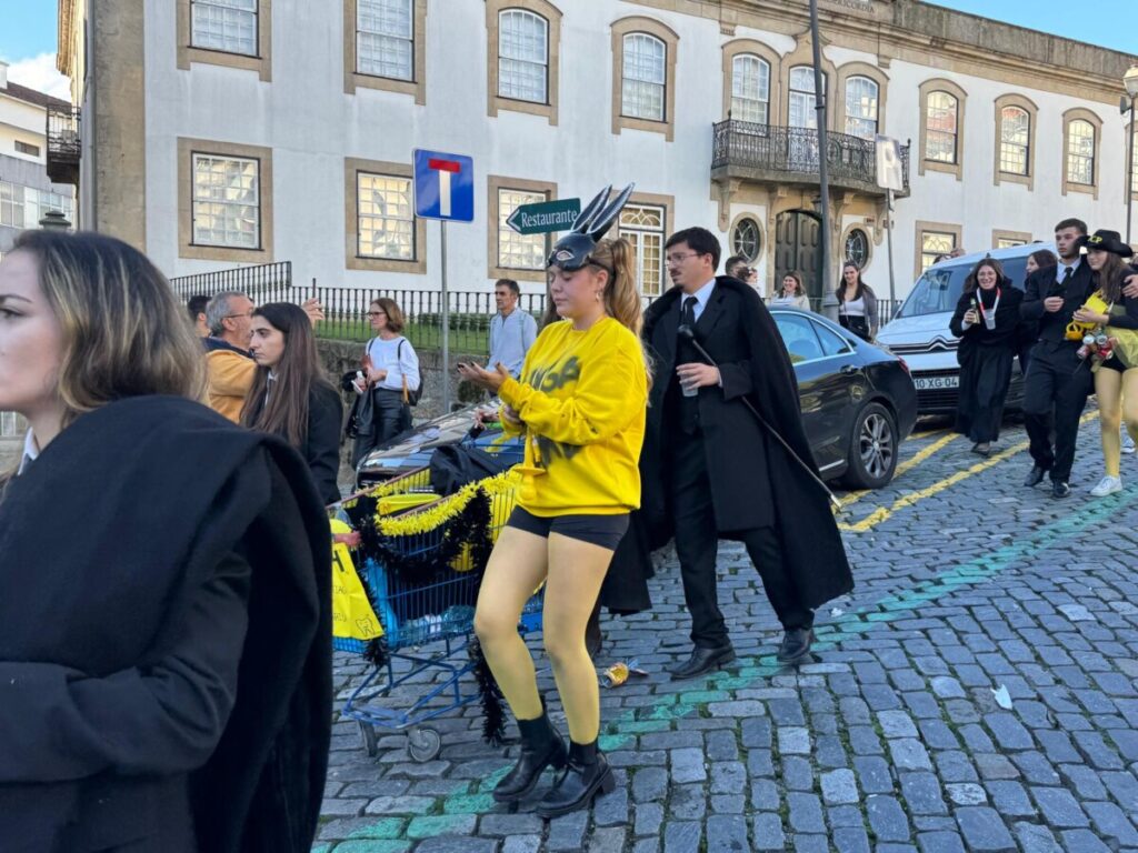  Uma Latada em Viseu de sol, barulho e "espírito uno"