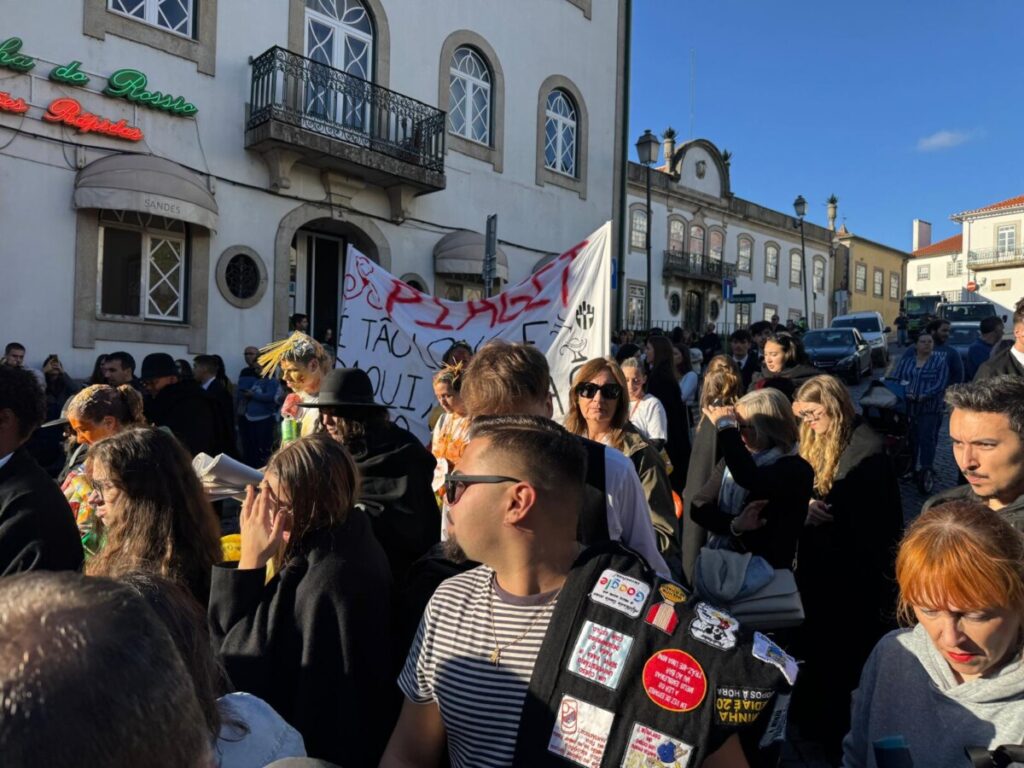  Uma Latada em Viseu de sol, barulho e "espírito uno"