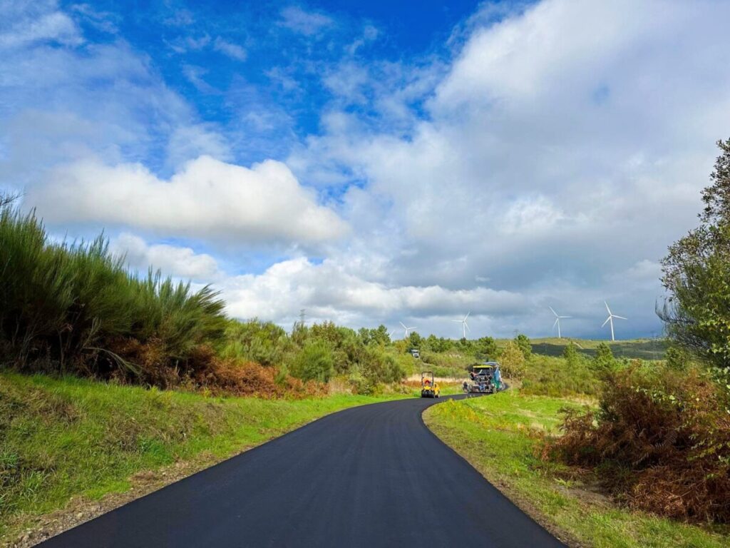  Câmara de Castro Daire requalifica estrada que não sofria obras desde 1988