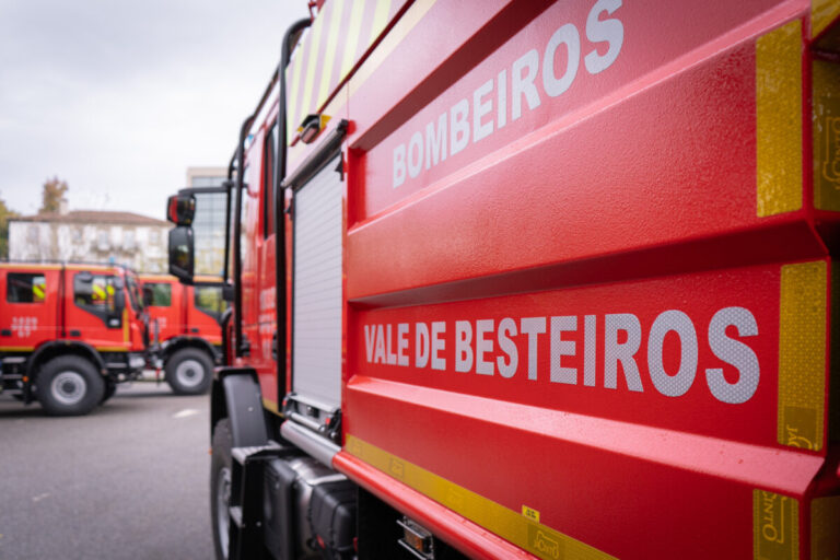 Bombeiros entrega carros Tondela 1